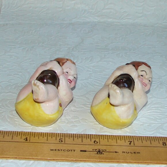 Vtg Rockabye Baby & Puppy Salt & Pepper SHAKER SET, Figural Child & Dog - Picture 2 of 7